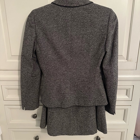 Tahari skirt suit set black tweed size 4 - Picture 6 of 6